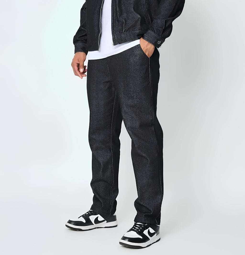 ENSEMBLE NOIR TEXTURÉ – VESTE ZIPPÉE & PANTALON DROIT